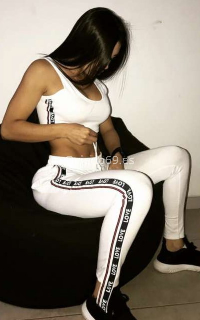 Roxana, latina muy alegre y cercana. 613371882. Citas en OVIEDO, OVIEDO. www.oviedo69.es.