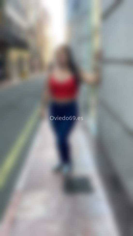 Karla, chica dulce, amable y cariñosa. 642550587. Citas en OVIEDO, OVIEDO. www.oviedo69.es.