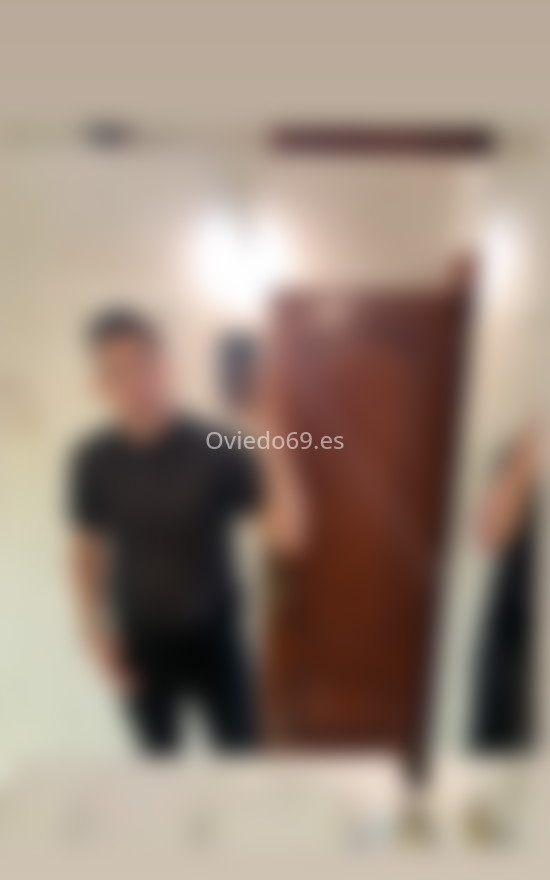 Adrián, un chico colombiano muy majo. 667481470. Citas en OVIEDO, OVIEDO. www.oviedo69.es.
