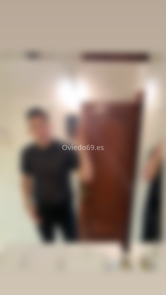 Adrián, un chico colombiano muy majo. 667481470. Citas en OVIEDO, OVIEDO. www.oviedo69.es.