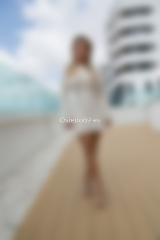 Flor, mujer encantadora y enrollada. 642865107. Citas en OVIEDO, OVIEDO. www.oviedo69.es.