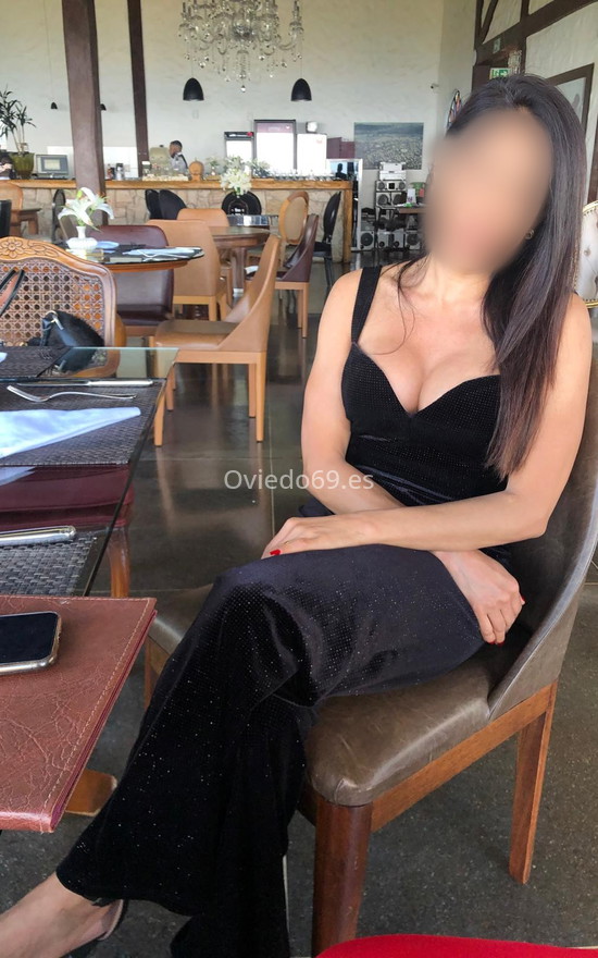 Carolina, mujer brasileña. 651067959. Citas en OVIEDO, OVIEDO. www.oviedo69.es.