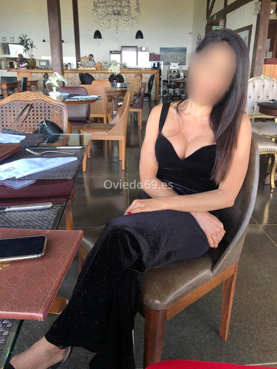 Carolina, mujer brasileña. 651067959. Citas en OVIEDO, OVIEDO. www.oviedo69.es.
