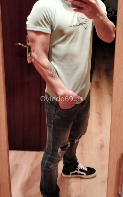 Darío, un chico muy desenfadado. 641131177. Citas en OVIEDO, OVIEDO. www.oviedo69.es.